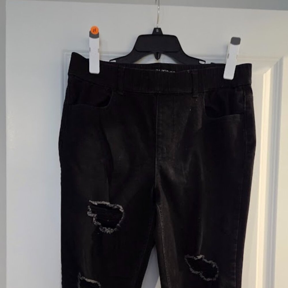 Maurice's Super High rise PRE-OWNED SIZE L R